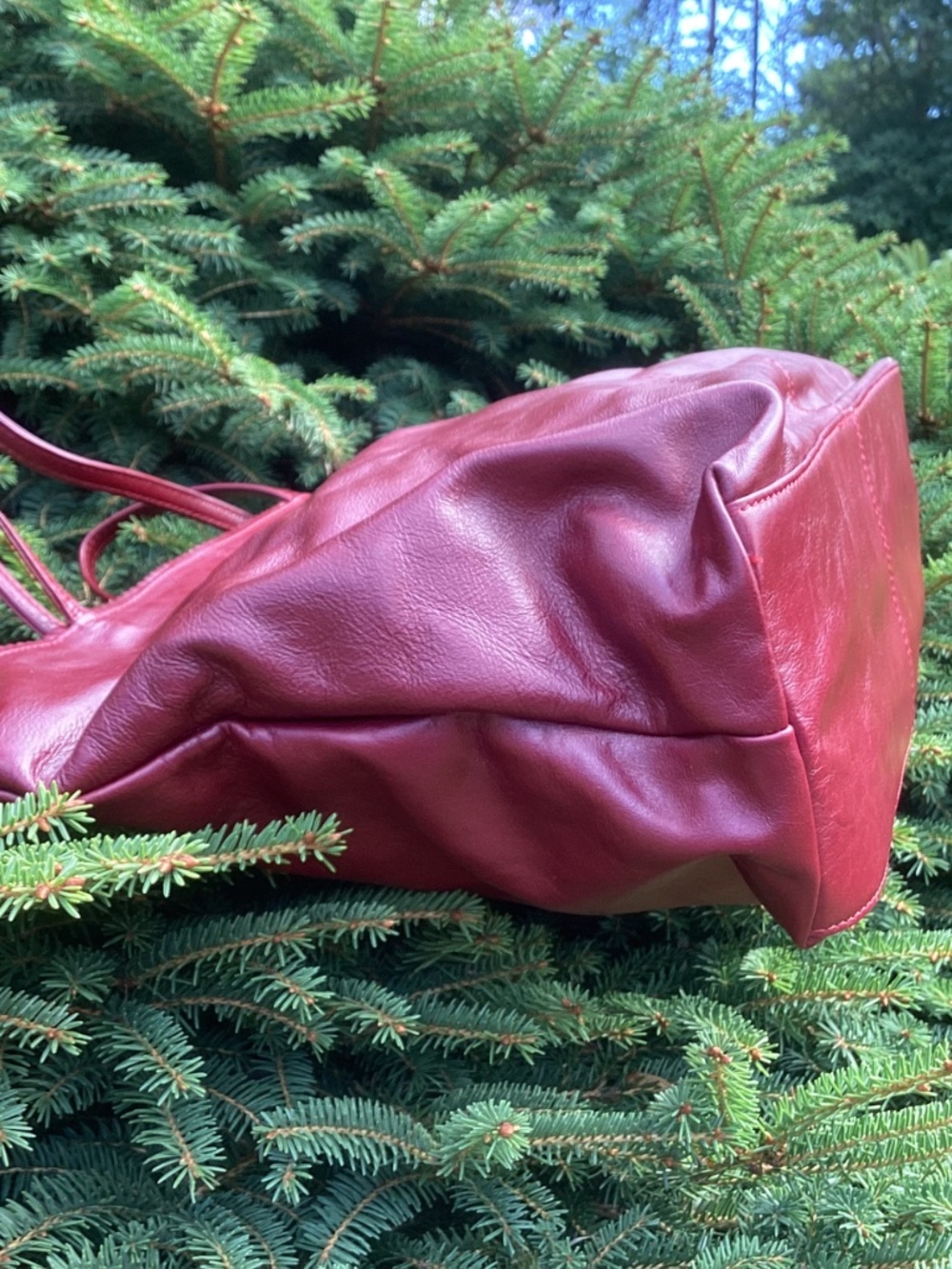 Extra Beautiful Latico USA Fine Leather Red Scalloped Top Tote Style Handbag🦋 - Picture 8 of 13